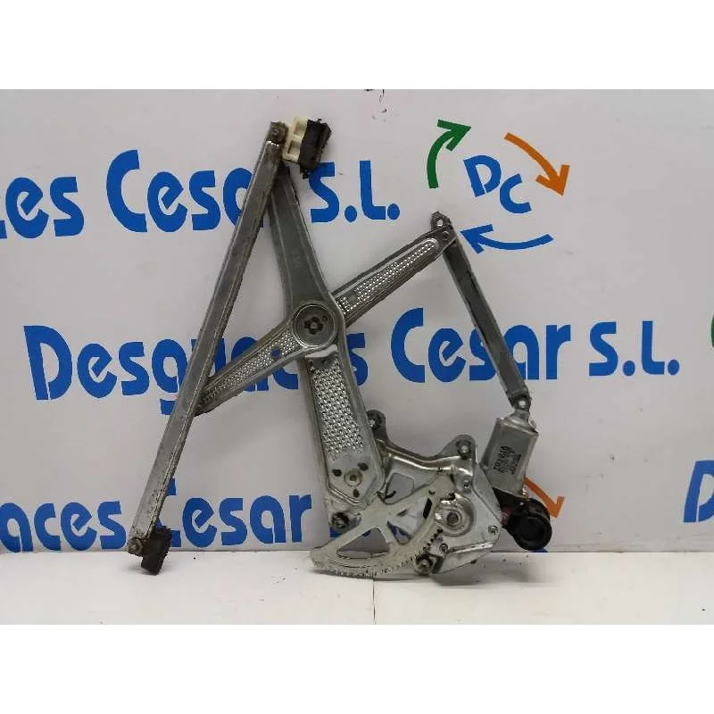 ELEVALUNAS DELANTERO DERECHO 8571052030 2 PINES ELECTRICO Ocasión Especial